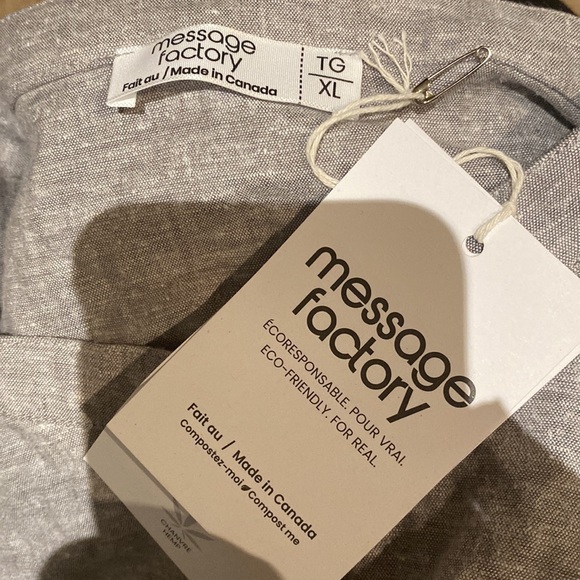 Message Factory sleeveless blouse - Picture 4 of 4